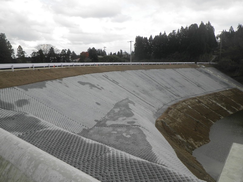 真山2号地区ため池等整備（ため池）工事